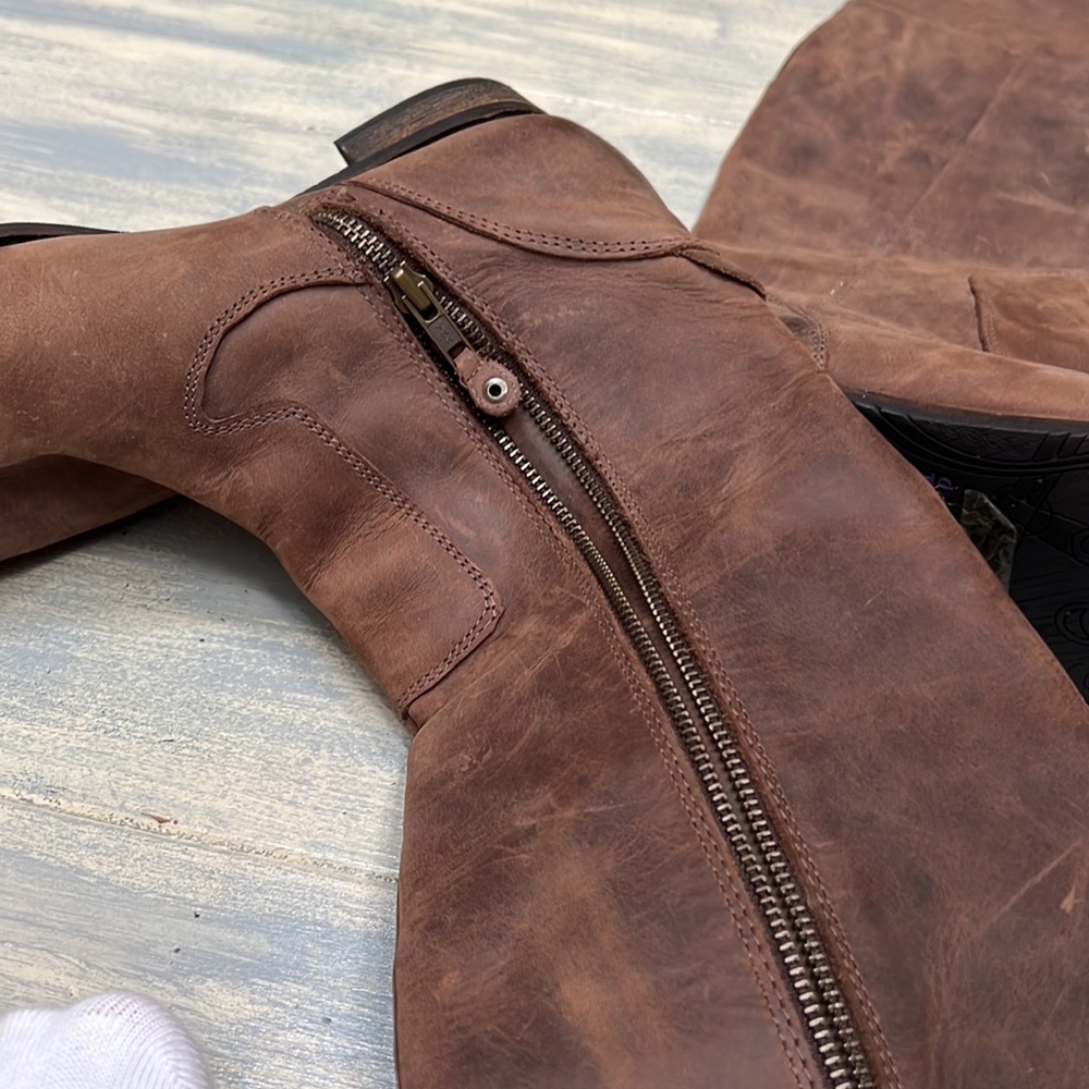 Boots - Picture 3 of 4